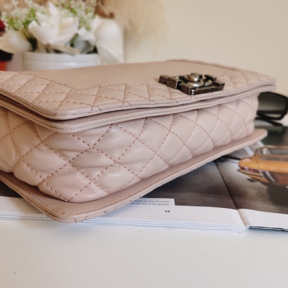 Chanel Calfskin Medium Boy Pink - Picture 5 of 8